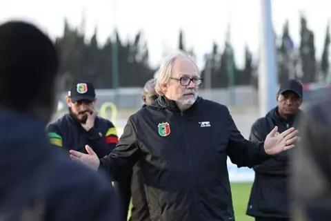 مدرب مالي: أشعر بخيبة أمل.. والتعادل كان بمثابة الانتصار لزامبيا